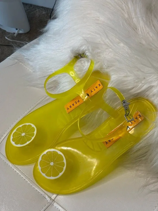 Katy Perry Collections Yellow Jelly Sandals with Lemon Accent - Picture 4 of 8